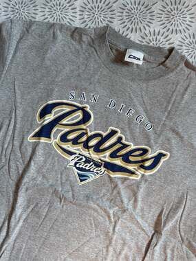 San Diego Padres MLB Team Graphic T-Shirt Gray XL?